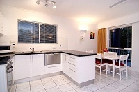 Cairns Accommodation - Agincourt - Kitchen